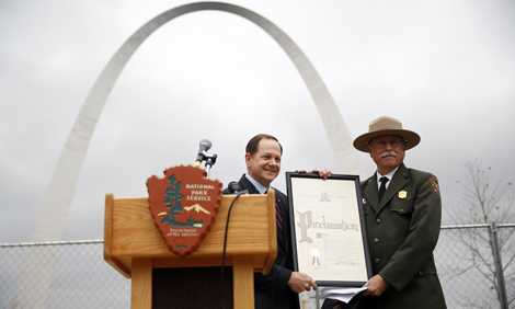 St. Louis Mayor Francis Slay and Tom Bradley of the National Park Service at the Gateway Arch